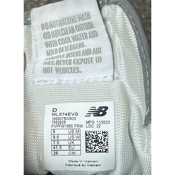 NEW BALANCE 574 Men's Sneakers Activewear ML574EVG Low Top Size 8 D Gray Lace Up - Picture 9 of 9
